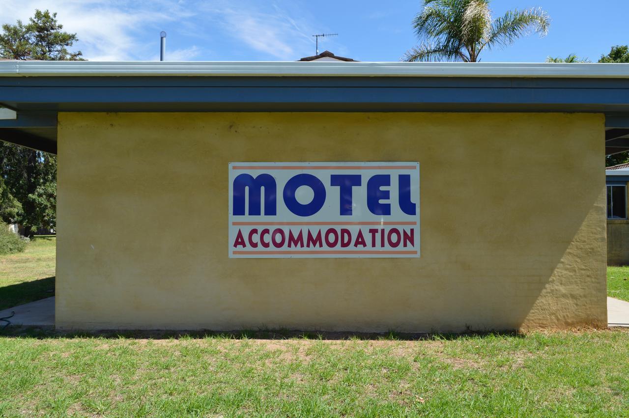 Brolga Hotel Motel - Coleambally Exterior photo