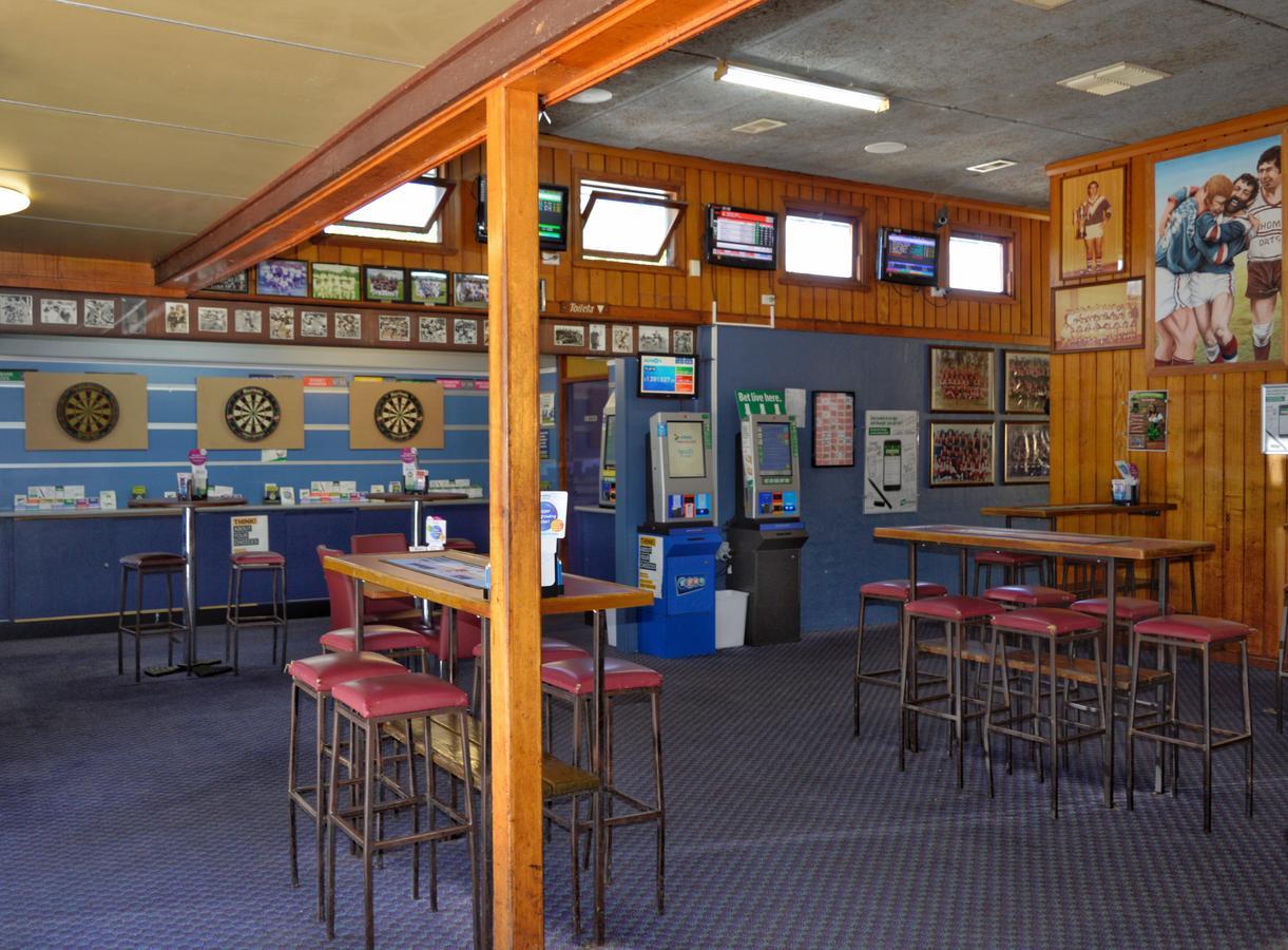 Brolga Hotel Motel - Coleambally Exterior photo